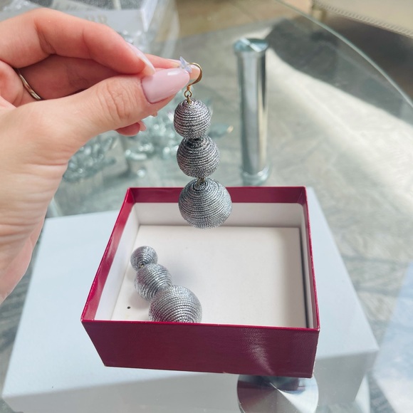 Earrings - Picture 3 of 5